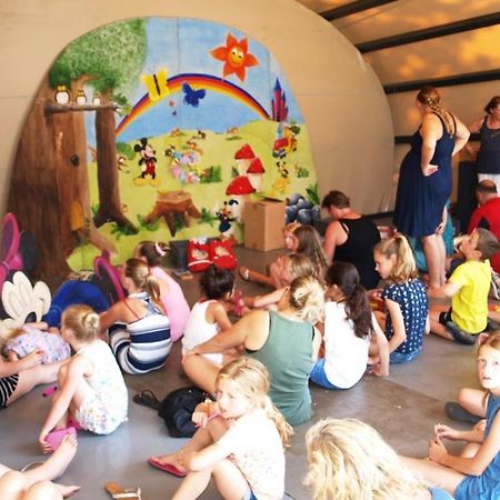 Sfeervolle Chalet Op De Veluwe In Hoenderloo Hotell Exteriör bild