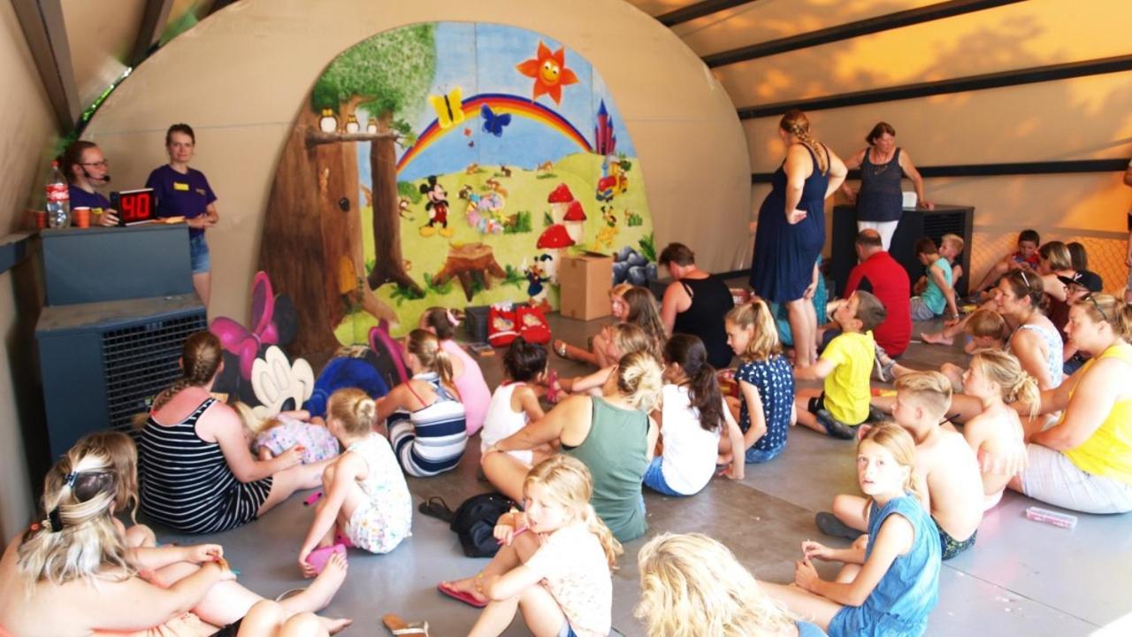 Sfeervolle Chalet Op De Veluwe In Hoenderloo Hotell Exteriör bild