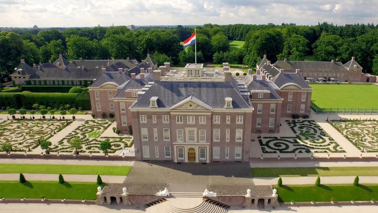 Sfeervolle Chalet Op De Veluwe In Hoenderloo Hotell Exteriör bild