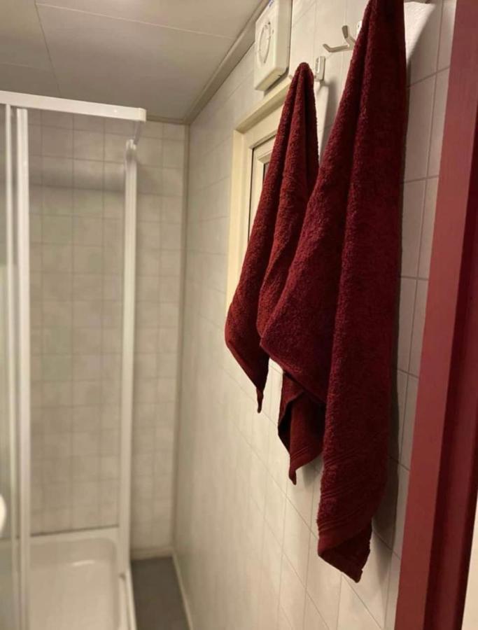 Sfeervolle Chalet Op De Veluwe In Hoenderloo Hotell Exteriör bild