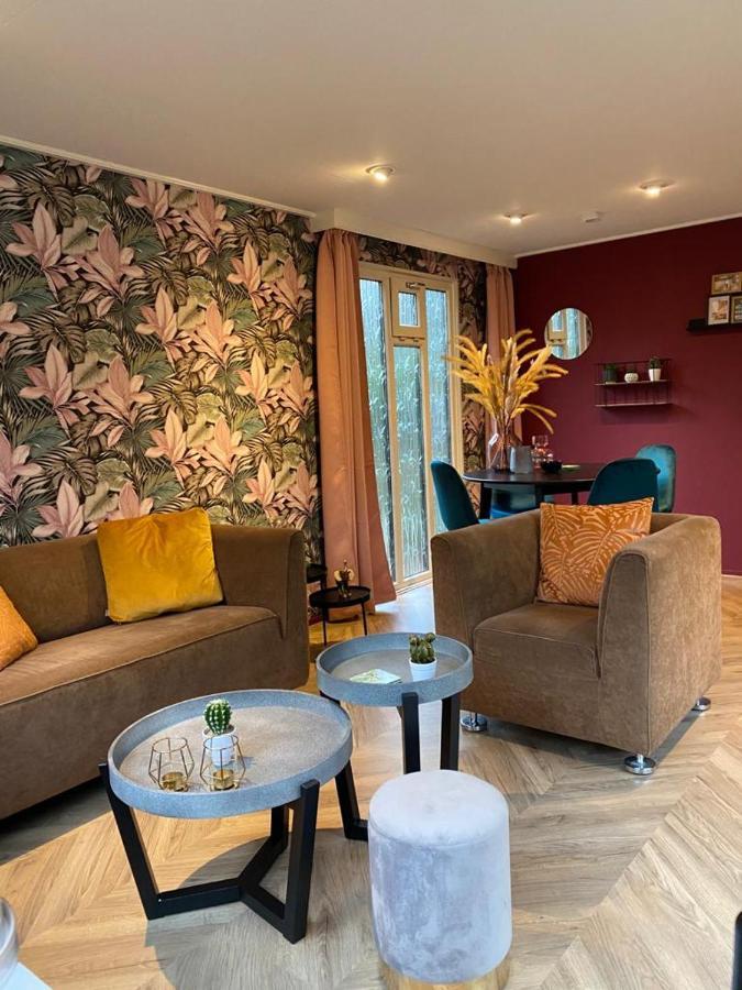 Sfeervolle Chalet Op De Veluwe In Hoenderloo Hotell Exteriör bild