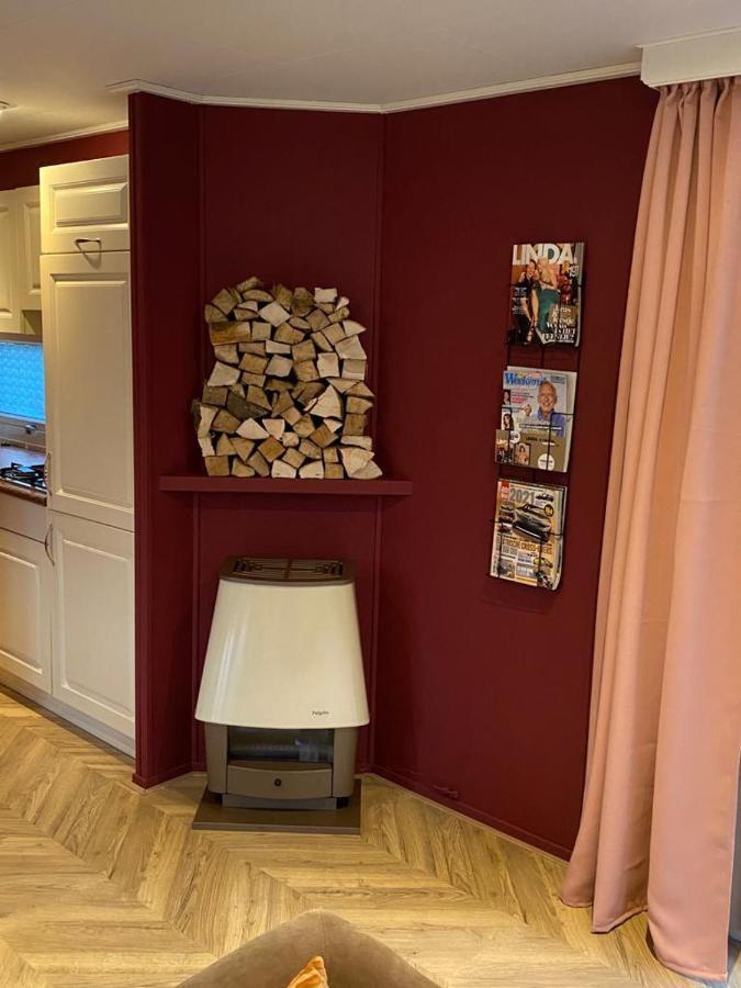 Sfeervolle Chalet Op De Veluwe In Hoenderloo Hotell Exteriör bild